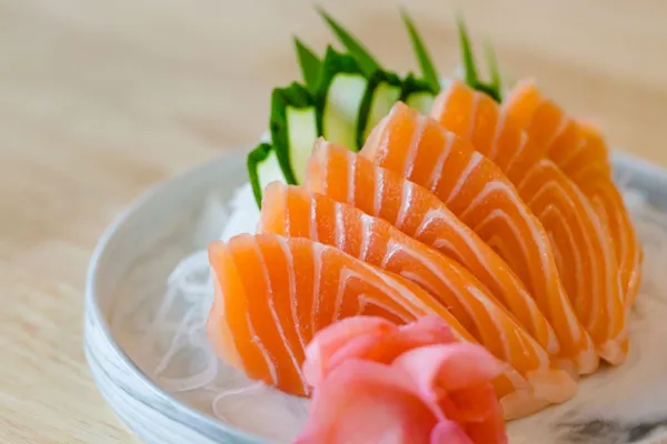 Sashimi di salmone