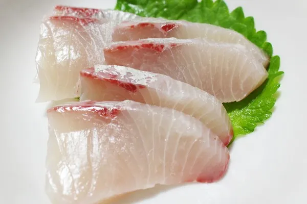 Sashimi di ricciola